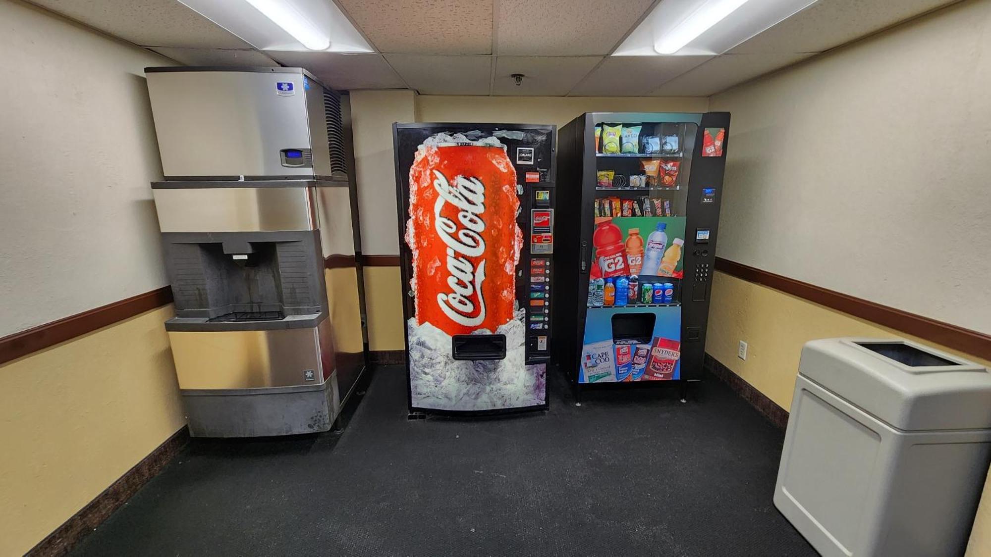 Katahdin Inn & Suites Millinocket Εξωτερικό φωτογραφία