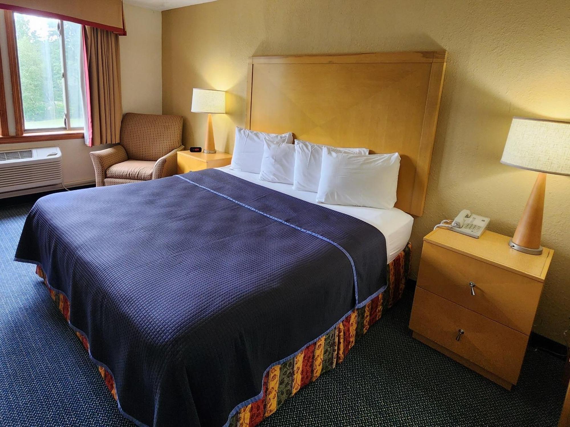 Katahdin Inn & Suites Millinocket Εξωτερικό φωτογραφία
