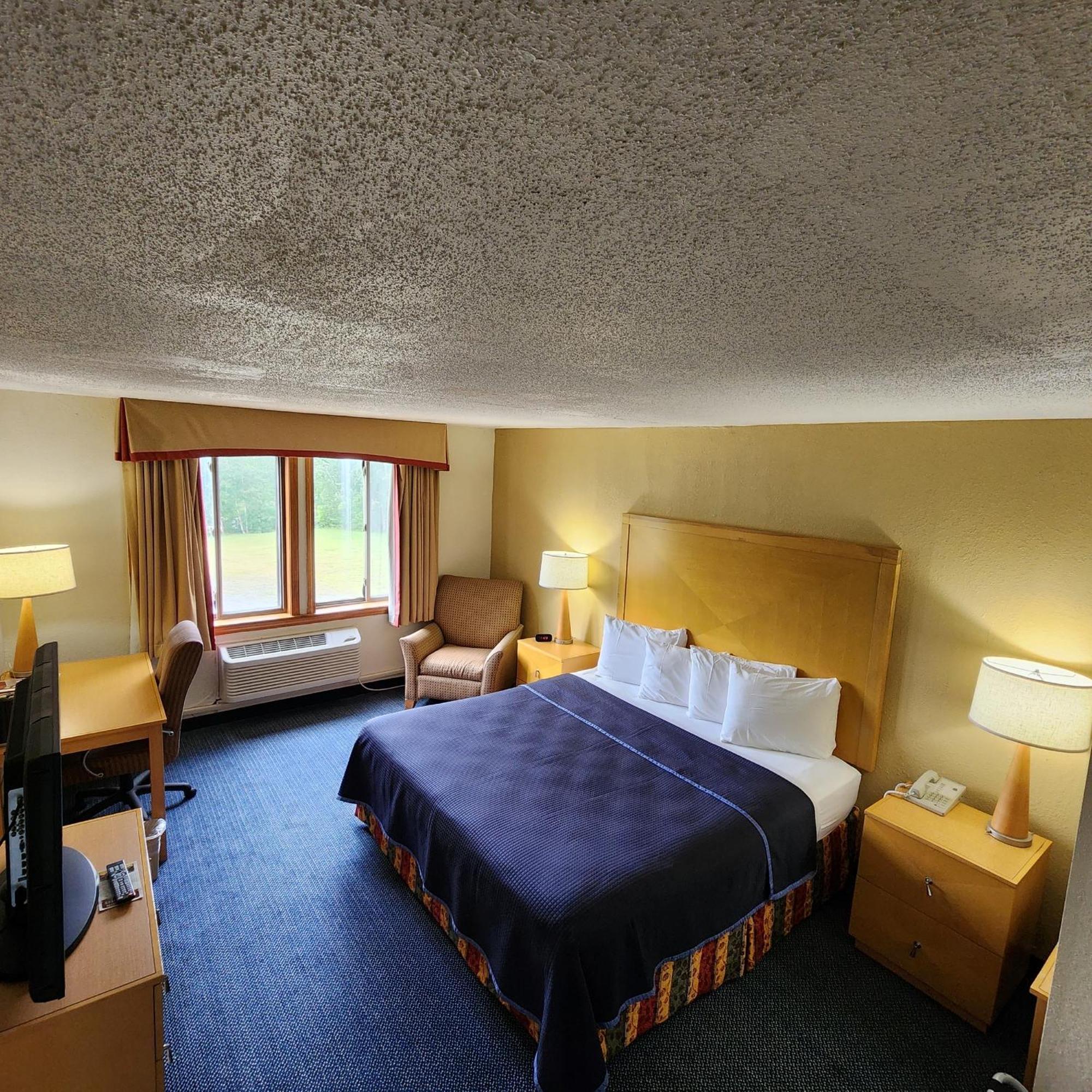 Katahdin Inn & Suites Millinocket Εξωτερικό φωτογραφία