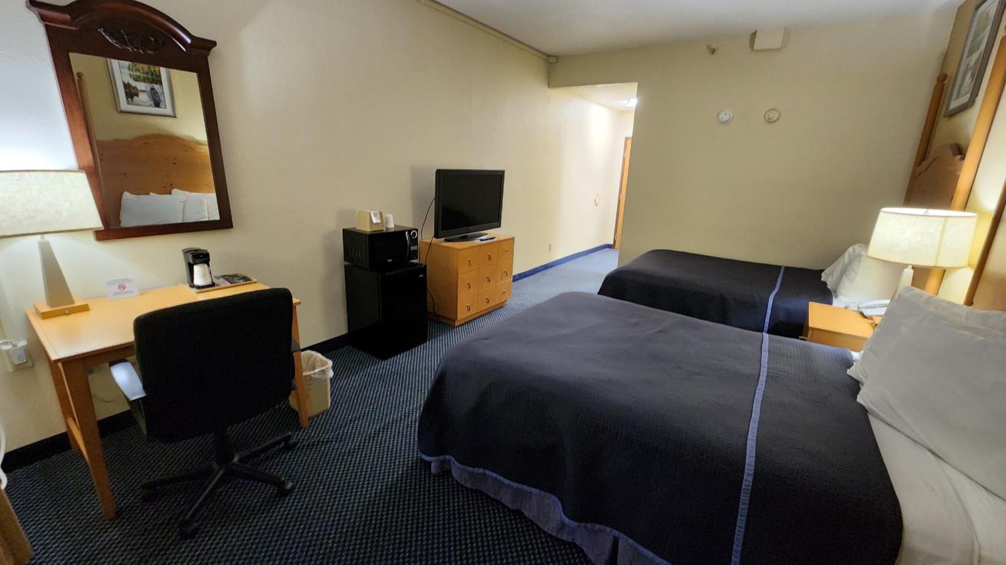 Katahdin Inn & Suites Millinocket Εξωτερικό φωτογραφία