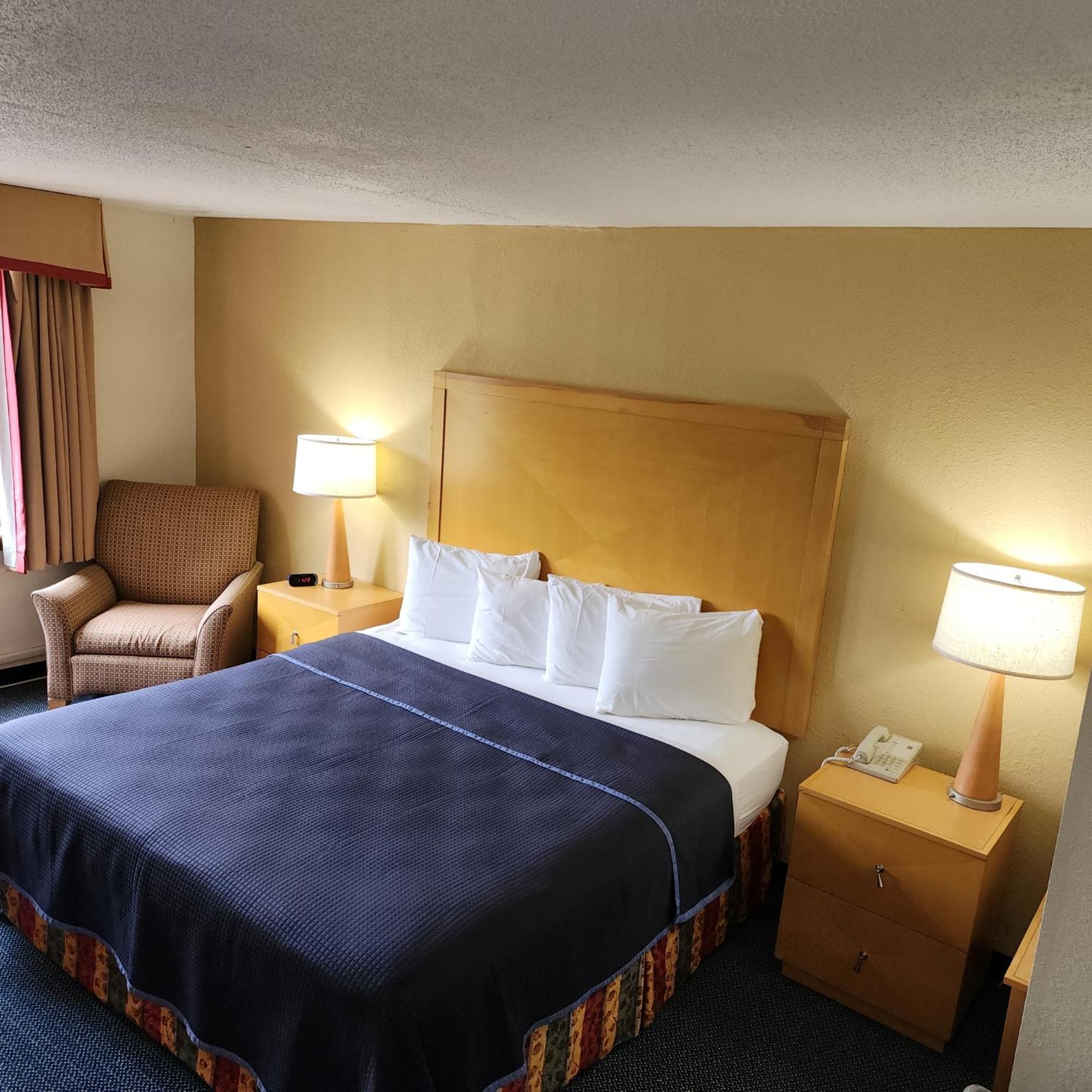 Katahdin Inn & Suites Millinocket Εξωτερικό φωτογραφία