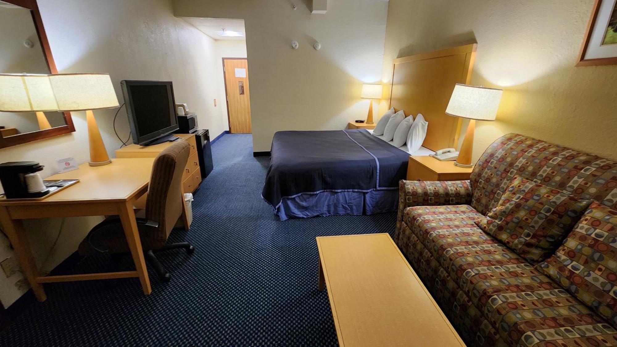 Katahdin Inn & Suites Millinocket Εξωτερικό φωτογραφία