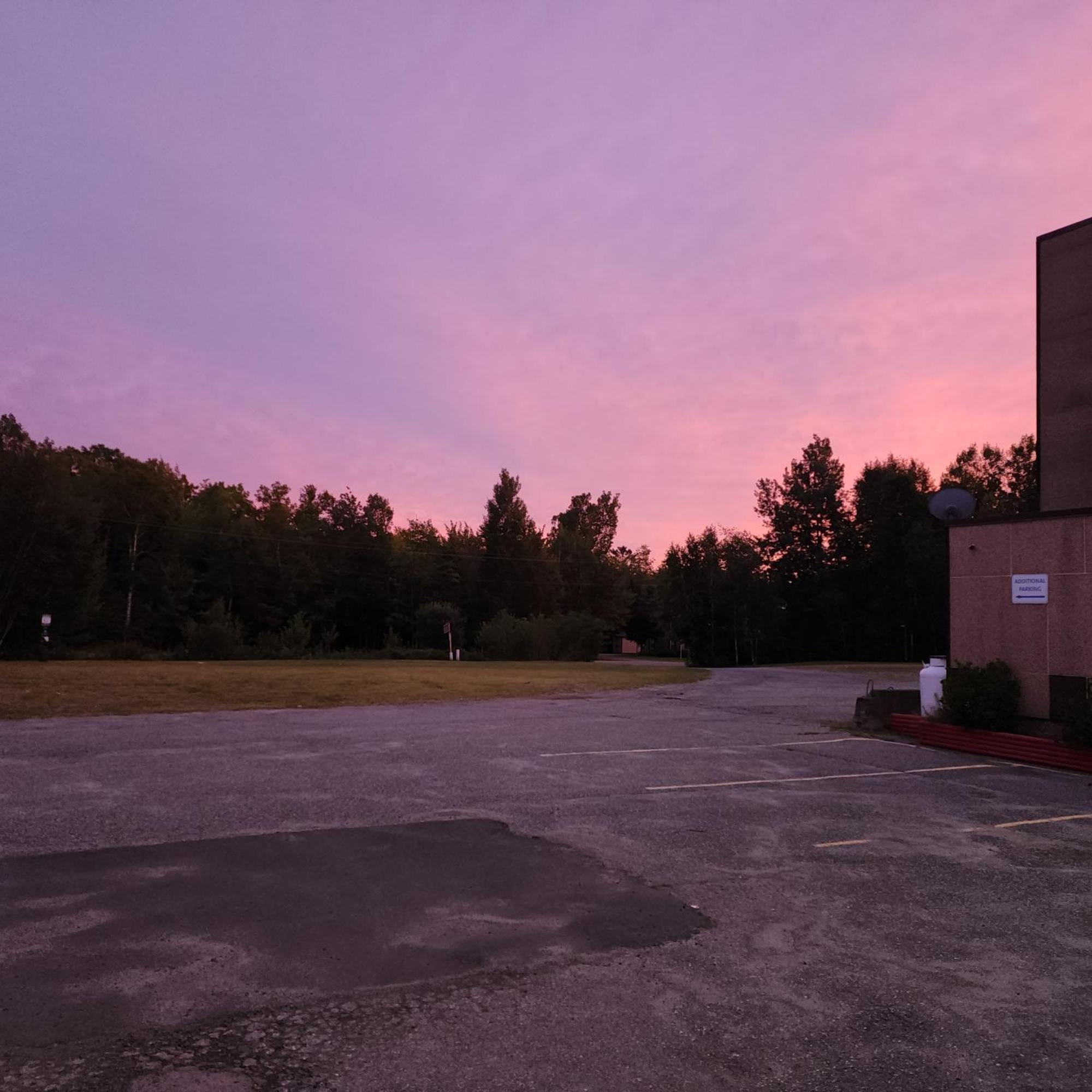 Katahdin Inn & Suites Millinocket Εξωτερικό φωτογραφία