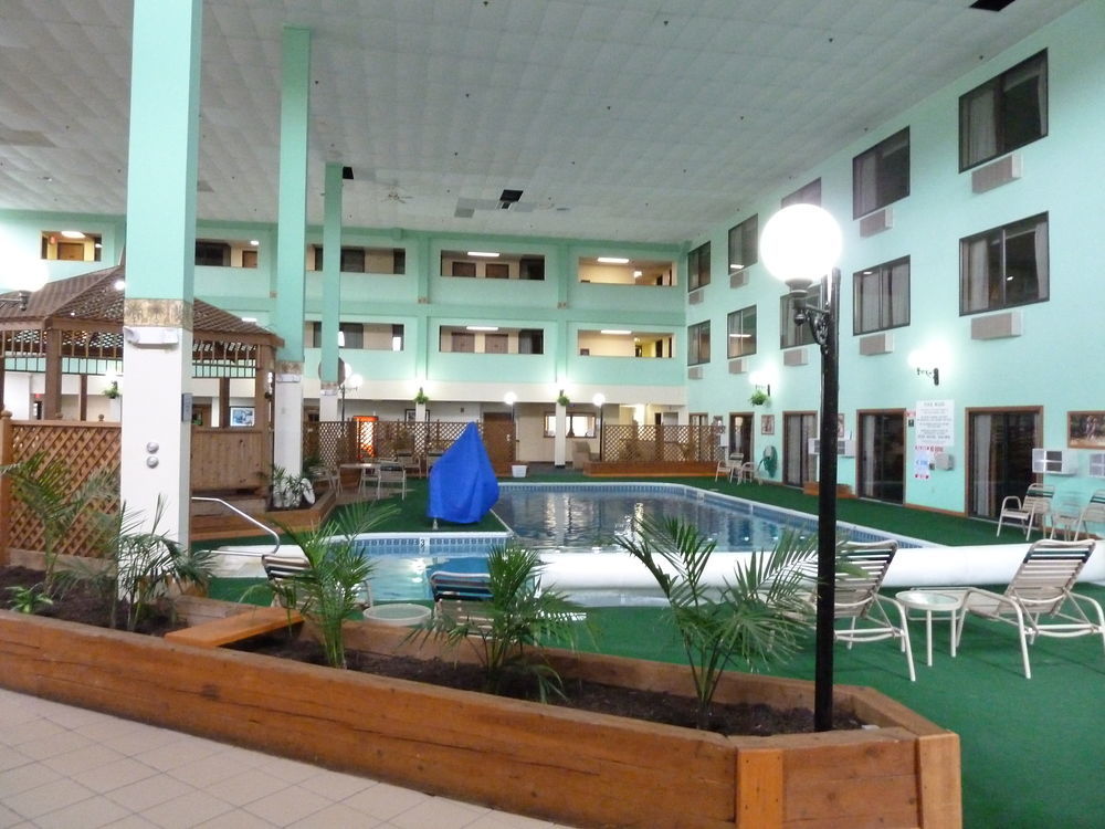 Katahdin Inn & Suites Millinocket Εξωτερικό φωτογραφία