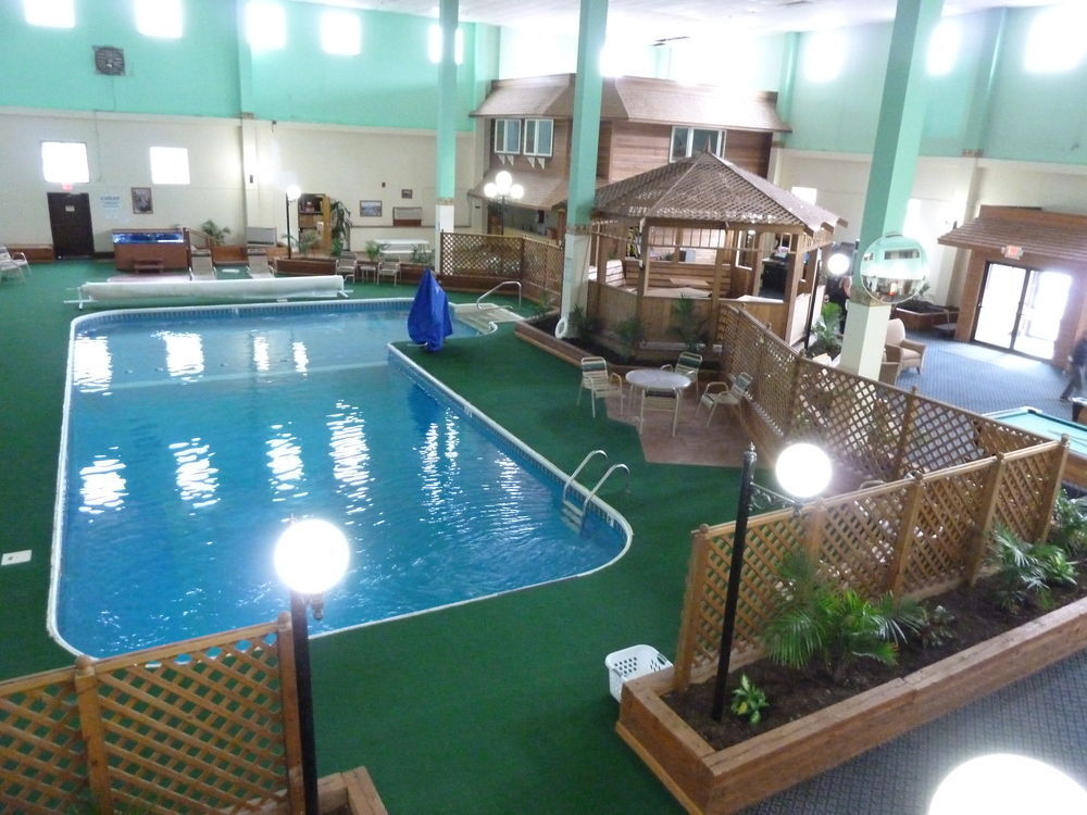 Katahdin Inn & Suites Millinocket Εξωτερικό φωτογραφία