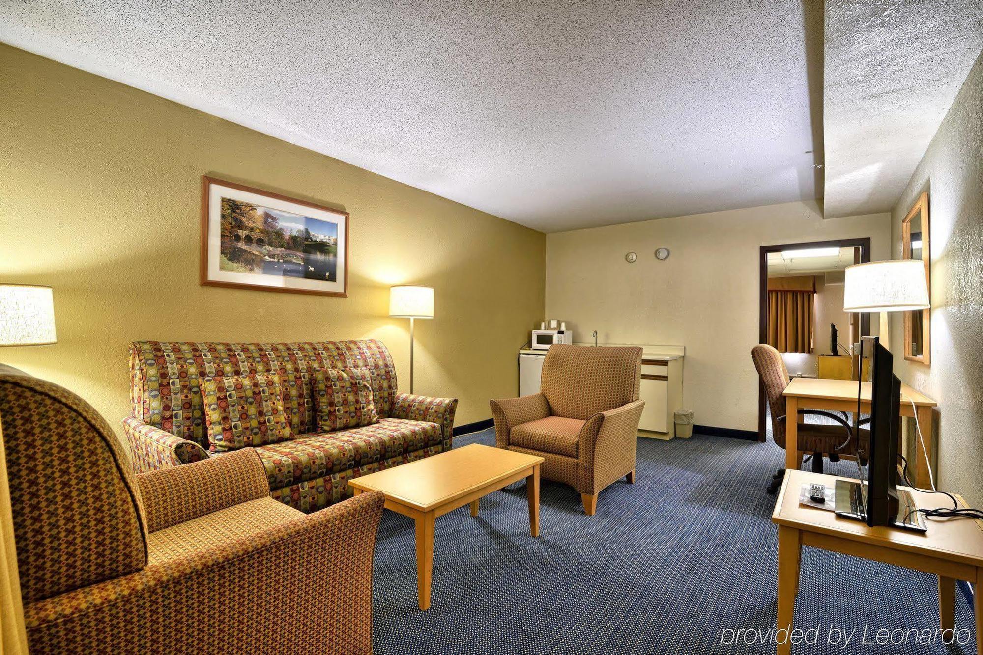 Katahdin Inn & Suites Millinocket Εξωτερικό φωτογραφία