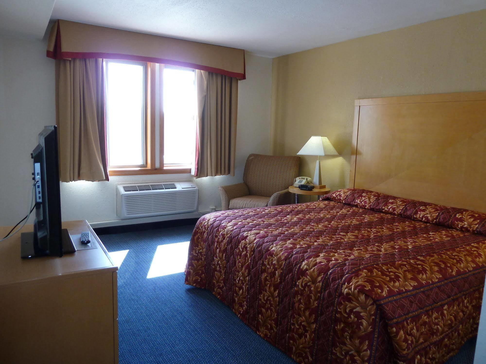 Katahdin Inn & Suites Millinocket Εξωτερικό φωτογραφία
