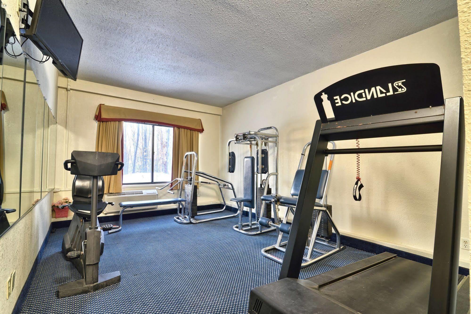 Katahdin Inn & Suites Millinocket Εξωτερικό φωτογραφία