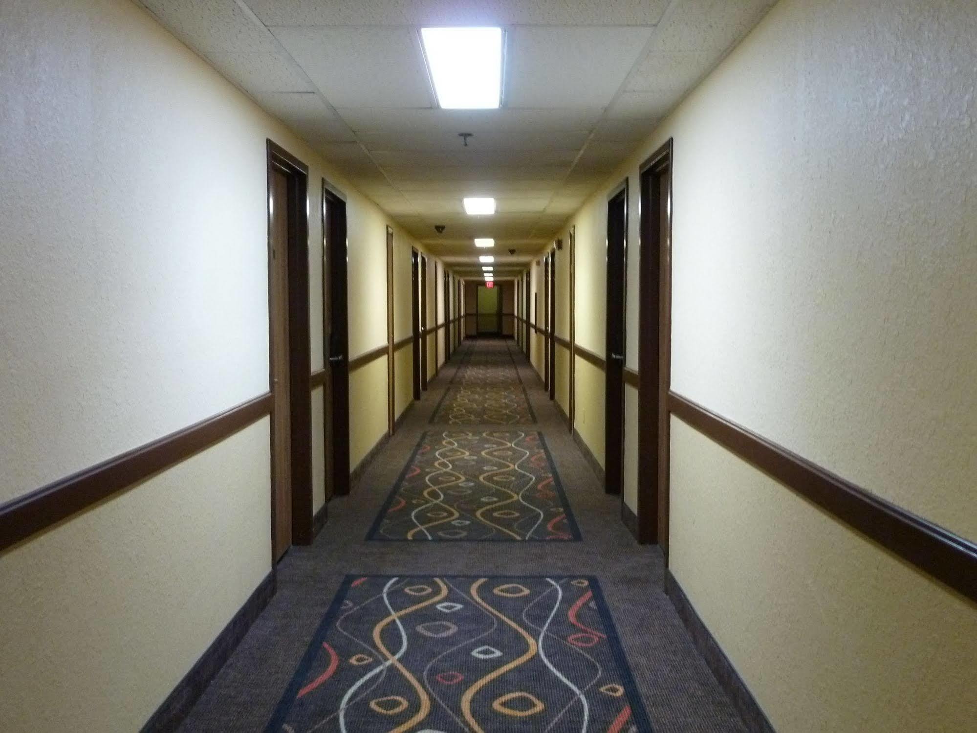 Katahdin Inn & Suites Millinocket Εξωτερικό φωτογραφία