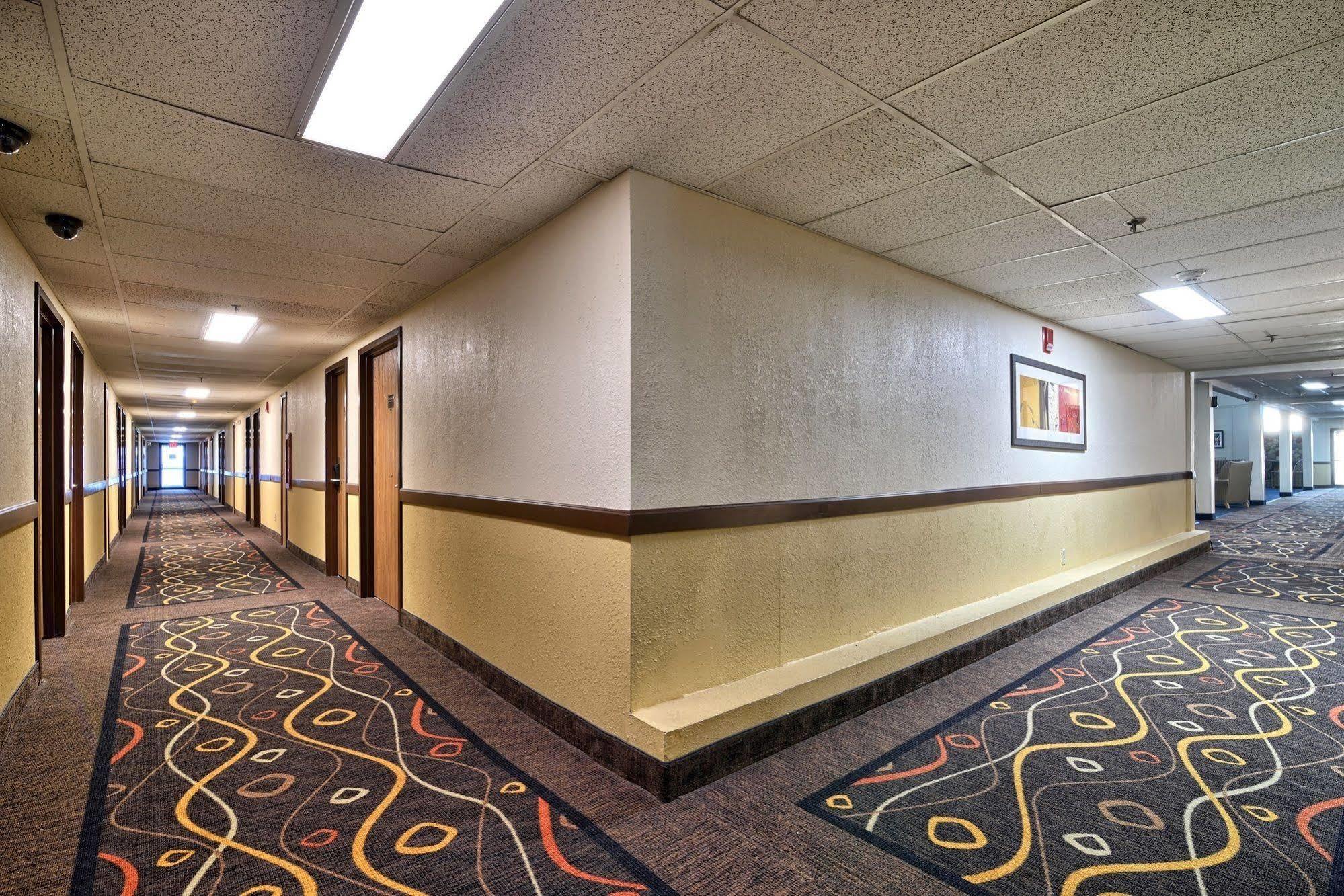 Katahdin Inn & Suites Millinocket Εξωτερικό φωτογραφία